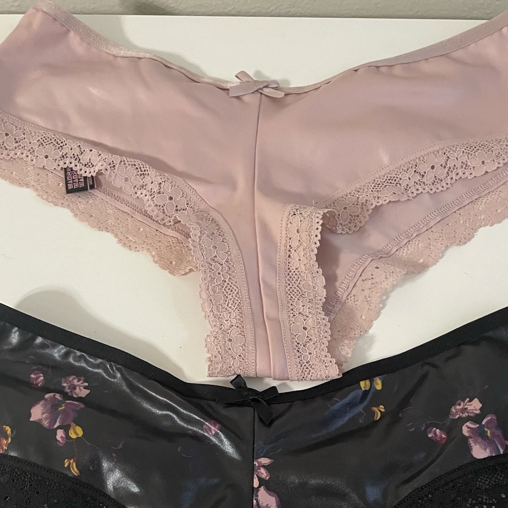 VS FAUX LEATHER Cheekies in PINK